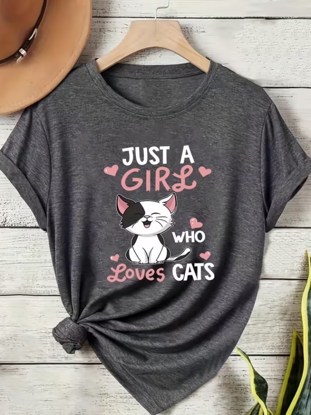 Just a Girl Who Loves Cats Graphic T-Shirt – XXL
